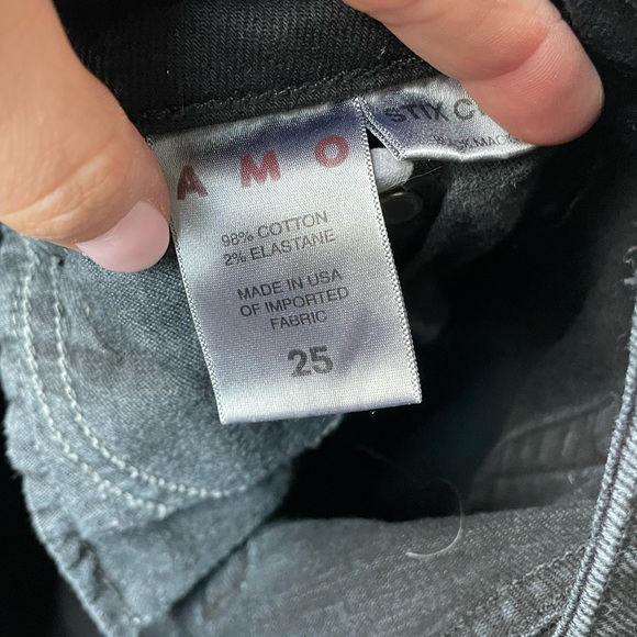 | AMO | Stix Crop black magic jeans. Size 25. - Picture 4 of 8